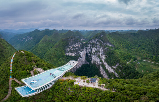 大石围天坑群景区