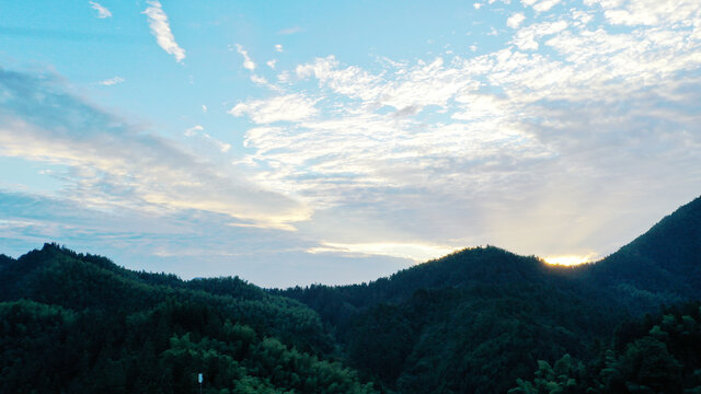 蓝天大山