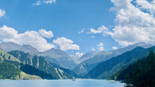 天山天池风景区