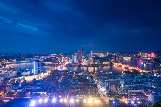 广西柳州城市中心建筑夜景