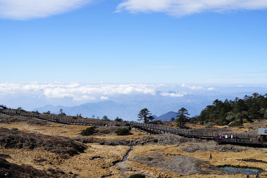 天山