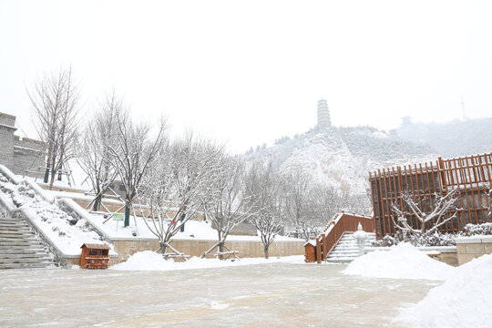 延安宝塔山雪景