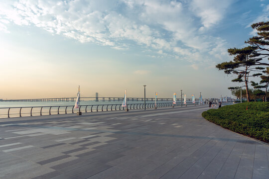 海岸线公园广场街景