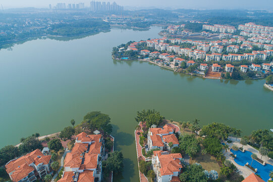 湖景别墅