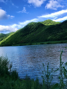 绿山蓝湖