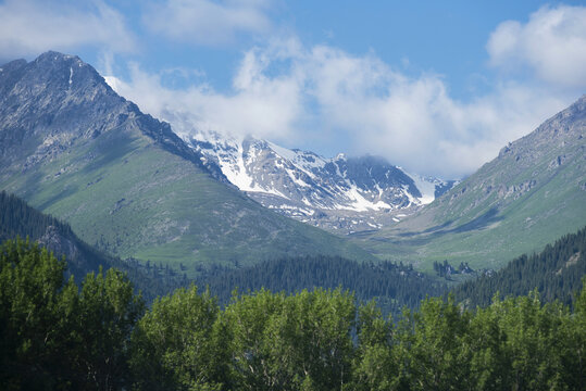 天山