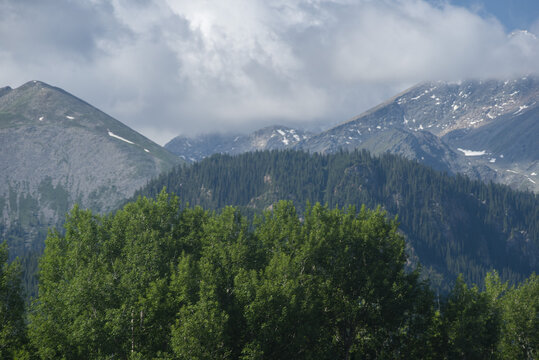 天山