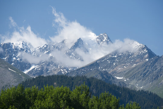 天山