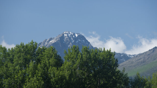 天山