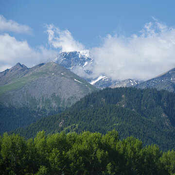 天山