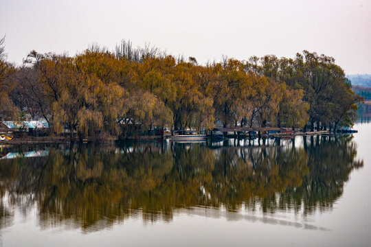 秋季湖泊