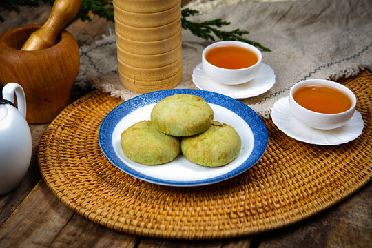 清香高雅的抹茶鲜花饼