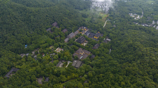 杭州西湖景区灵隐寺云雾航拍