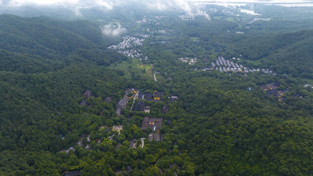 杭州西湖景区灵隐寺云雾航拍