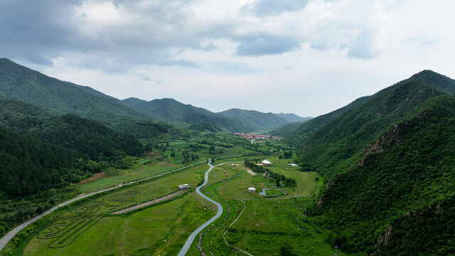 张家口赤城海坨山谷夏景