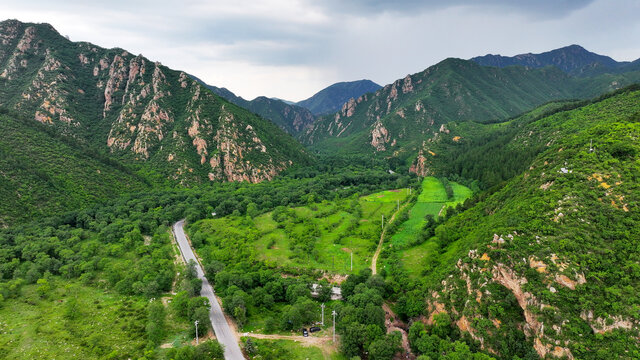 张家口赤城海坨山谷夏景