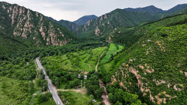 张家口赤城海坨山谷夏景