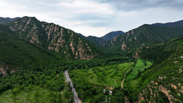 张家口赤城海坨山谷夏景