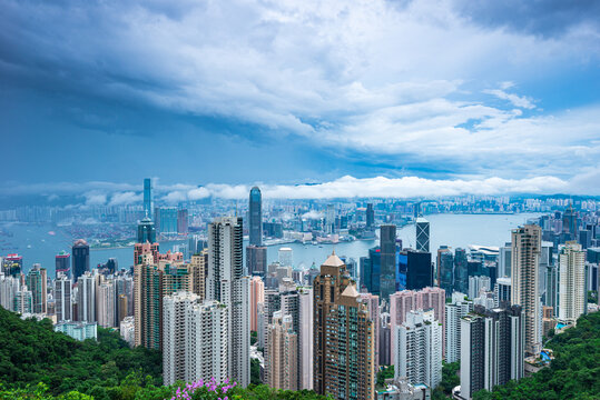 中国香港雨后天空平流云风景