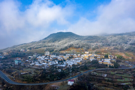 山村雪景乡村公路风光航拍