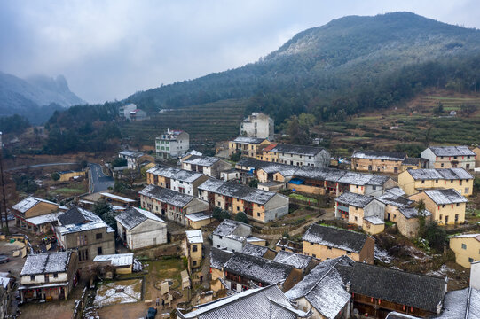 浦江古村落登高村雪景风光航拍