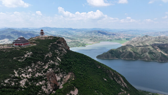 张家口赤城龙门崖上好风光