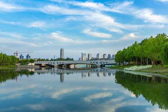 河南郑州东区大玉米楼城市风光