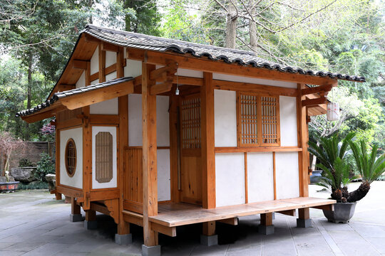 日式风格小木屋