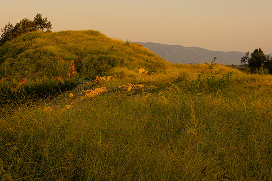 黄昏山野