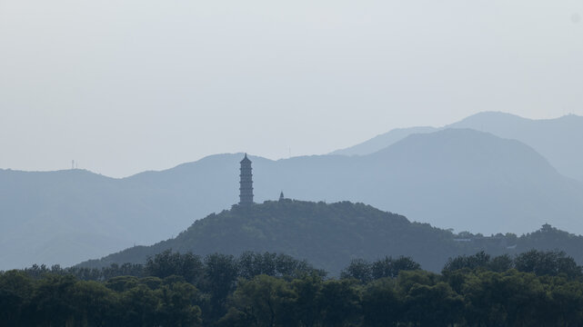 北京西山玉峰塔