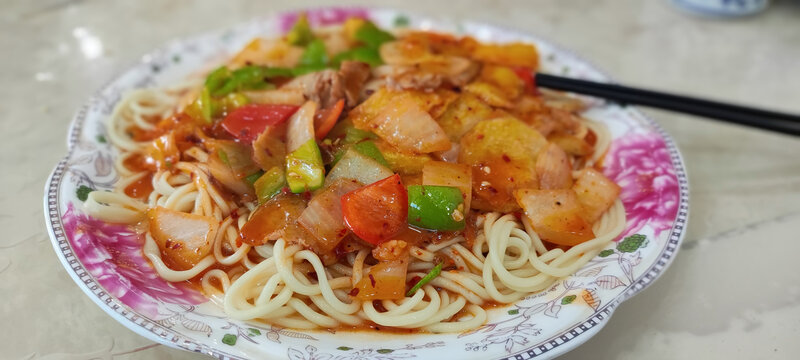 過油肉拌面