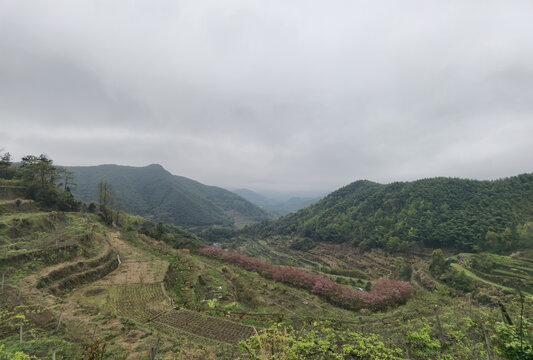 山坳