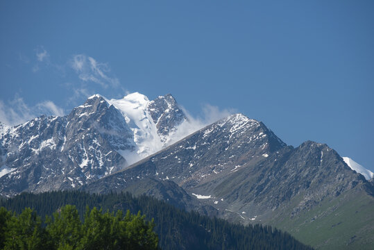 雪岭