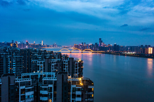 航拍湖南长沙三汊矶大桥夜景