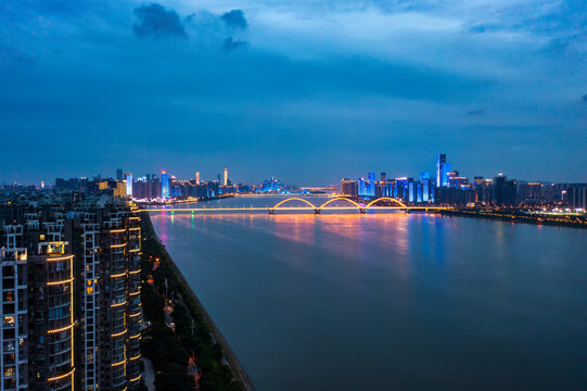 航拍湖南长沙三汊矶大桥夜景