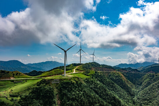 航拍湖南郴州仰天湖大草原