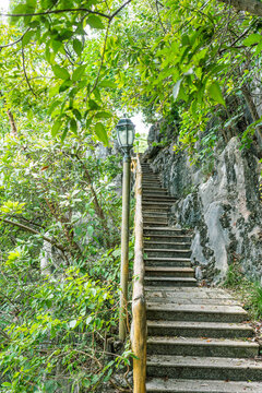 七星岩登山步道