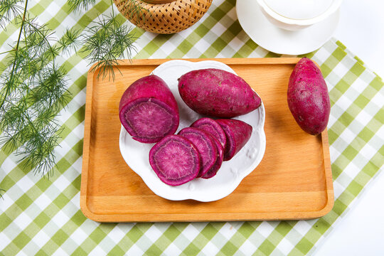 新鲜的紫薯