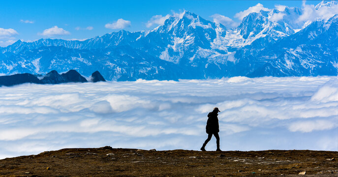 雪山行人