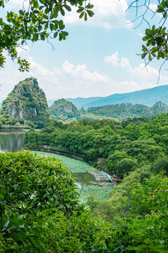 七星岩星湖竹筏