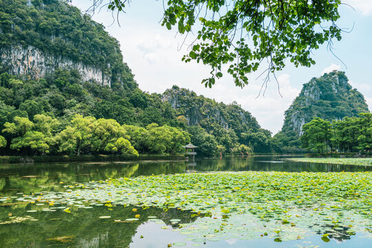 星湖景区临壑亭