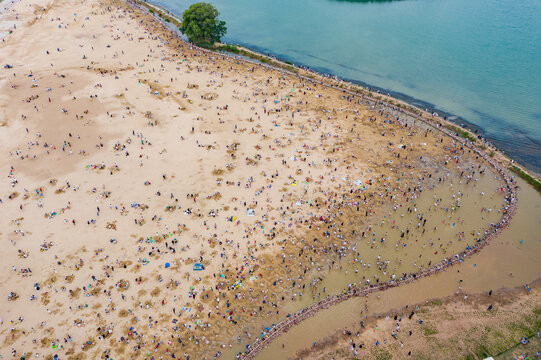 郑州北龙湖沙滩户外露营胜地