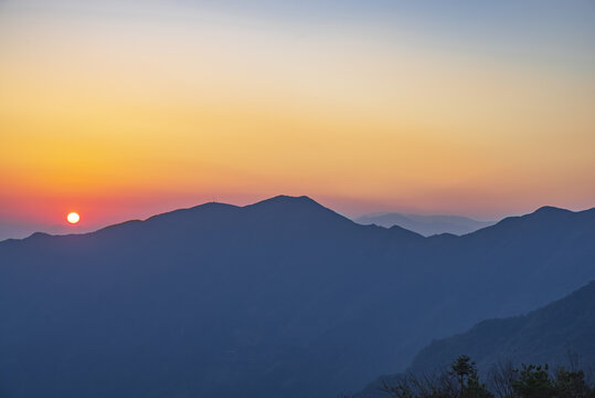 远山风景大山山脉