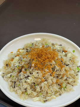 蛋白瑶柱野米炒饭