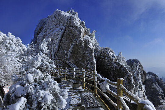 大山冬韵装饰画