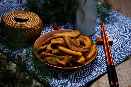 酥脆的猪肉粕