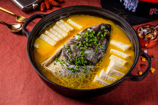 金汤豆腐鲢鱼头
