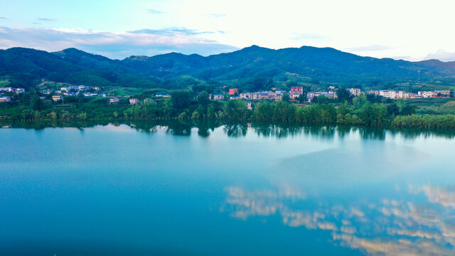 龙湖水库