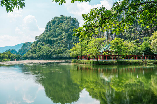 天柱岩摘星阁后乐亭