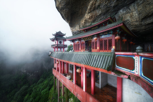 福建漳州灵通山风景区悬空寺